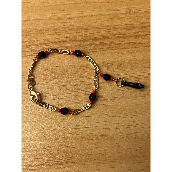 Jewelry - Gold Tone Mano Figa Bracelet Black Red Beads Protection Charm 5.5 Inch